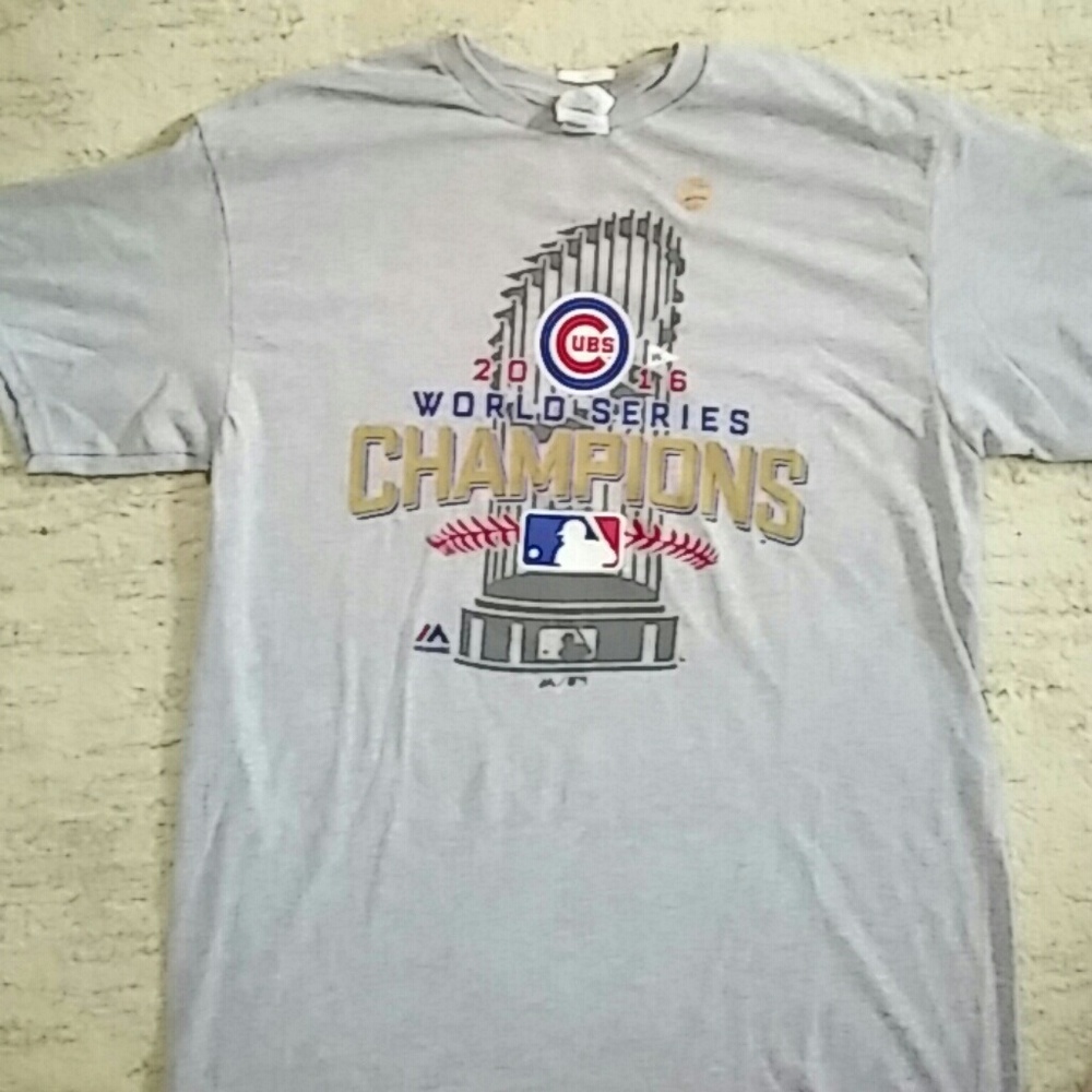 Large mens cubs t shirt